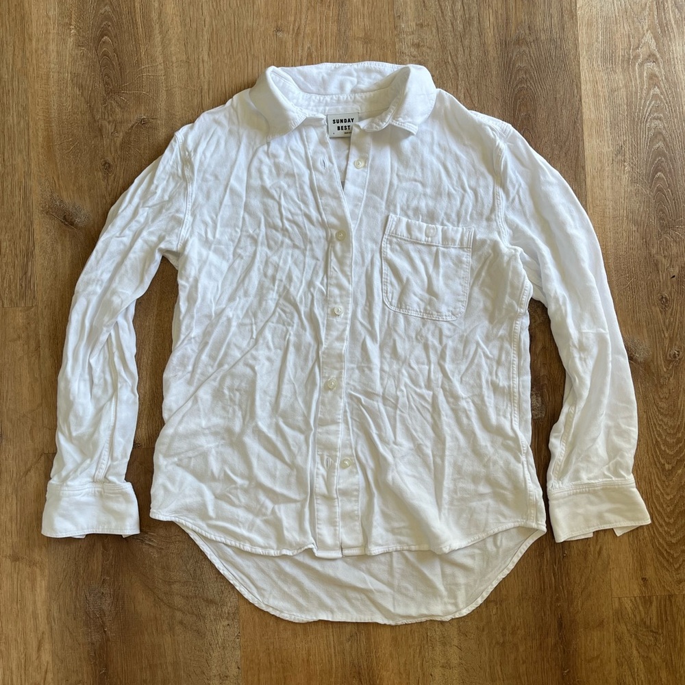 Aritzia Sunday best white soft button shirt / size XS/S / white